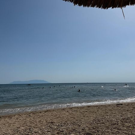 Néa KhilíDf House Διαμονή Με Θέα Θάλασσαアパートメント エクステリア 写真